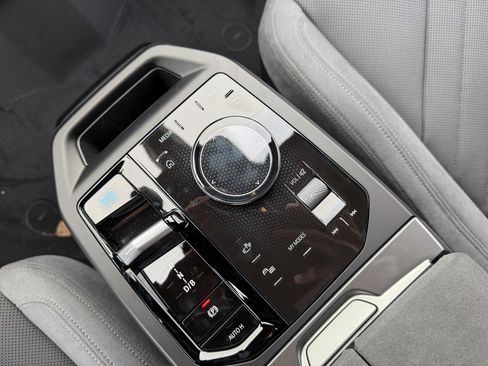 New 2026 BMW iX xDrive45 w/ M Sport Package image 30