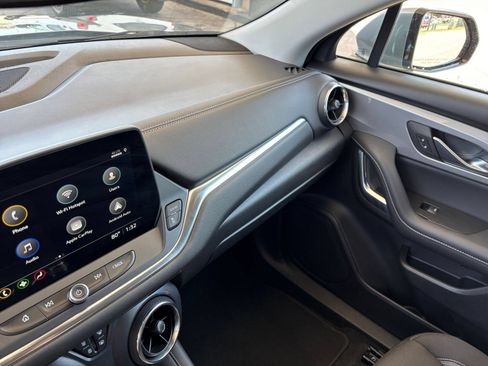 Used 2025 Chevrolet Blazer LT FWD image 36