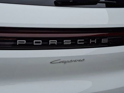 Certified 2026 Porsche Cayenne AWD/4WD image 34