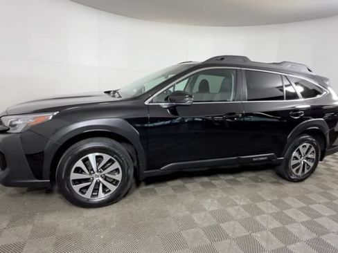 Used 2023 Subaru Outback Premium AWD/4WD image 8
