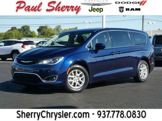 Used 2020 Chrysler Pacifica Touring image 1