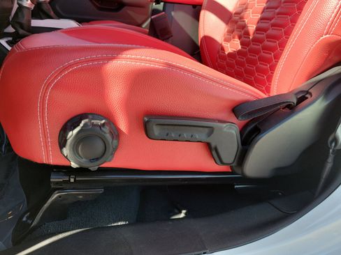 Used 2022 Jeep Wrangler Unlimited Sport image 18