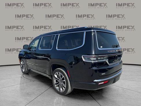 Used 2024 Jeep Grand Wagoneer Series III w/ HD Trailer Tow Package AWD/4WD image 3