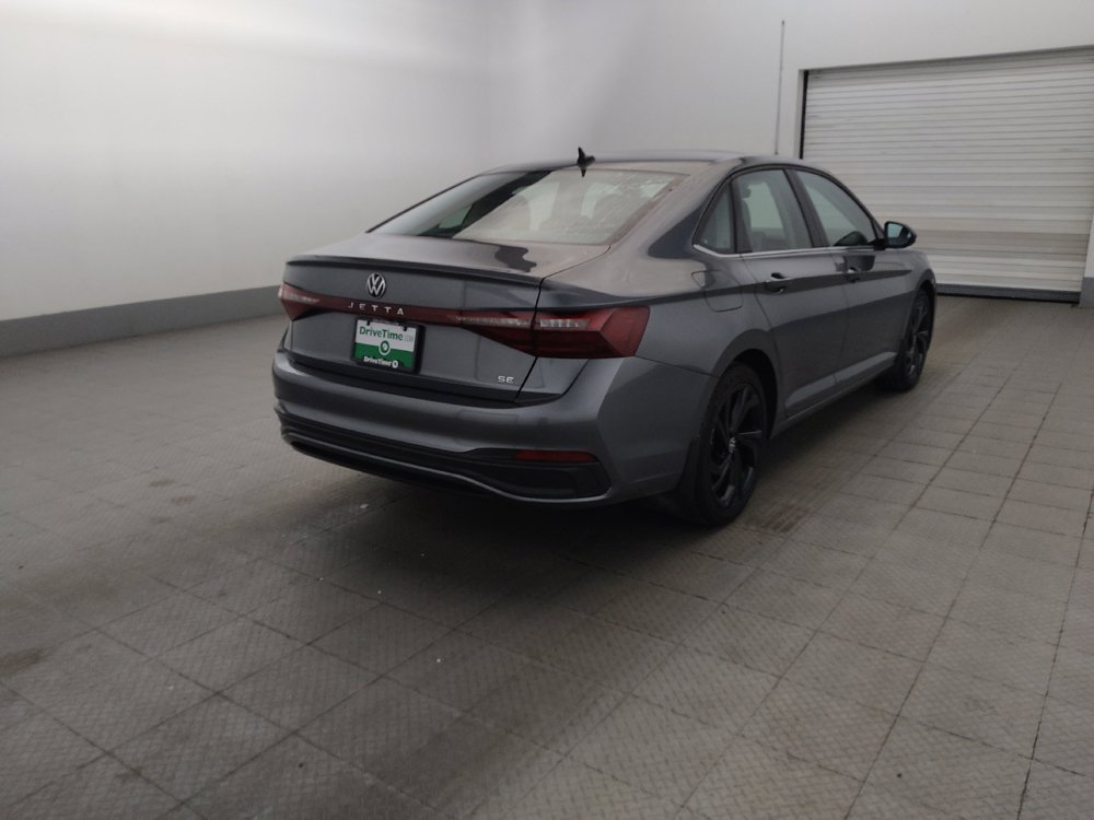 Used 2025 Volkswagen Jetta SE FWD image 9