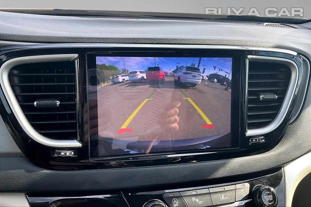 Used 2023 Chrysler Pacifica Touring-L FWD image 21