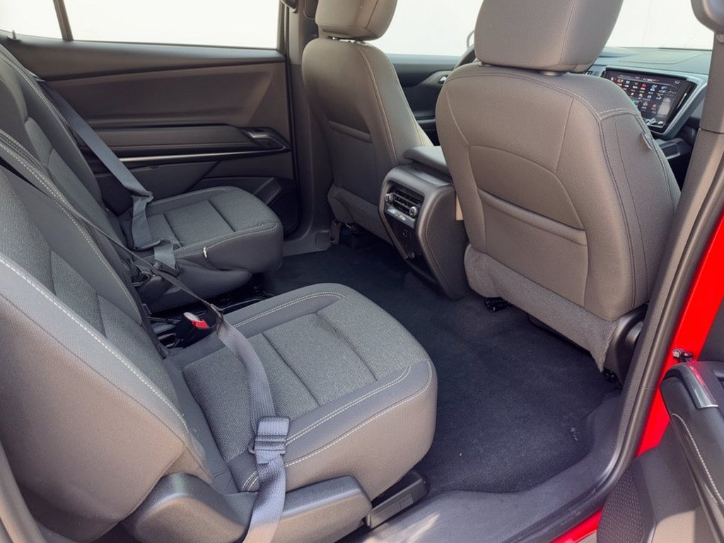 Certified 2026 Chevrolet Traverse LT w/ Sun and Wheel Package FWD image 29