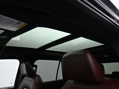 Used 2022 Ford Expedition Limited image 20