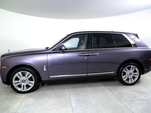 Used 2020 Rolls-Royce Cullinan AWD/4WD image 3