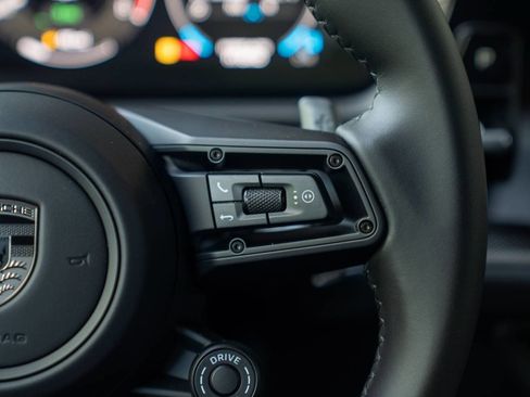 Used 2025 Porsche Cayenne Turbo image 15