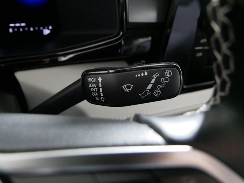 Used 2025 Volkswagen Taos S image 31