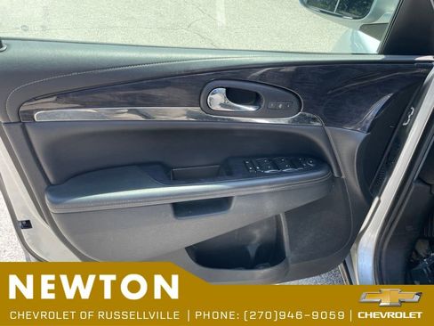 Used 2017 Buick Enclave Leather FWD image 8