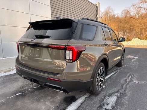 New 2026 Ford Explorer ST-Line image 18