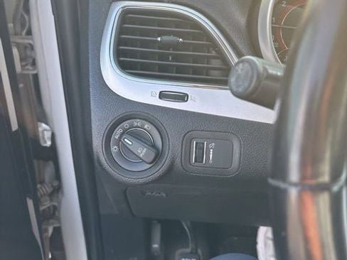 Used 2019 Dodge Journey SE w/ Connectivity Group image 17