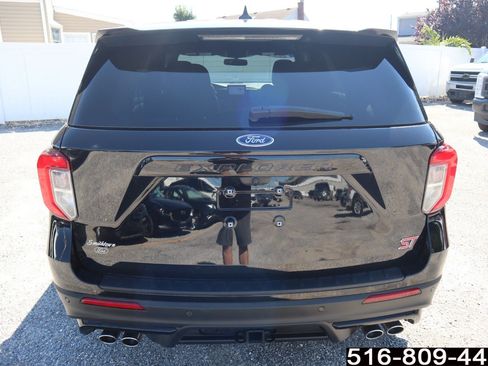 Used 2022 Ford Explorer ST w/ ST Street Pack image 7