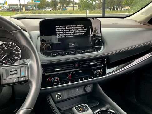 Used 2023 Nissan Rogue SL w/ SL Premium Package image 6