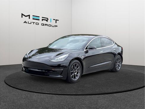 Used 2018 Tesla Model 3 Mid Range image 4