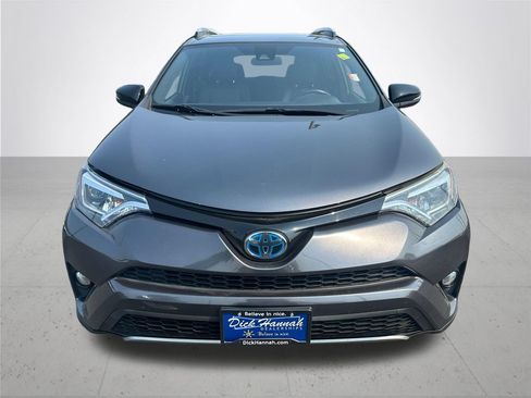 Used 2018 Toyota RAV4 SE AWD/4WD image 3