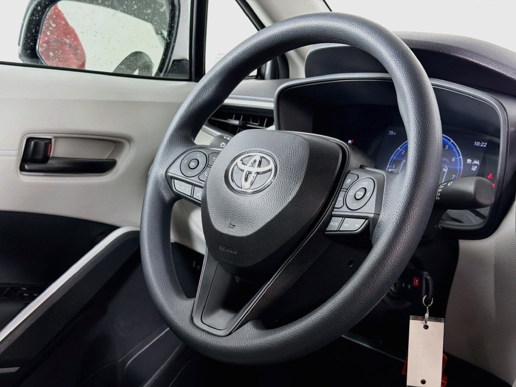 New 2026 Toyota Corolla Cross L FWD image 34