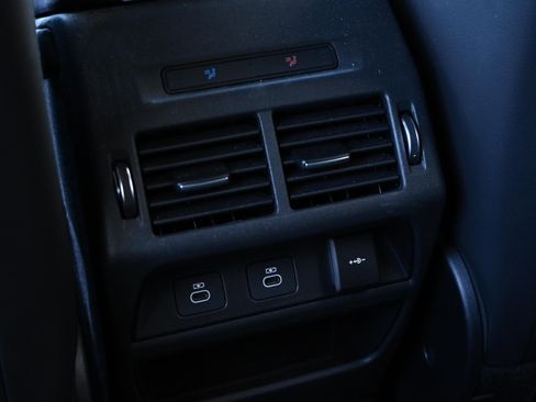 Used 2024 Land Rover Discovery Sport S image 28