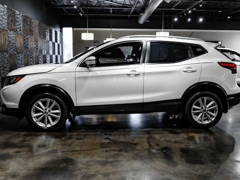 Used 2019 Nissan Rogue Sport SV w/ Technology Package FWD image 8
