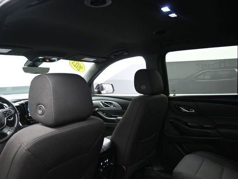 Used 2023 Chevrolet Traverse LT image 19