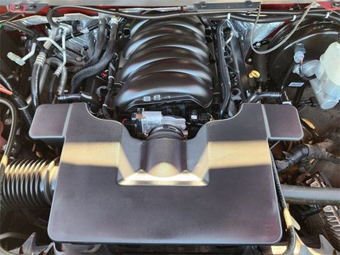 Used 2018 Chevrolet Silverado 1500 High Country image 32