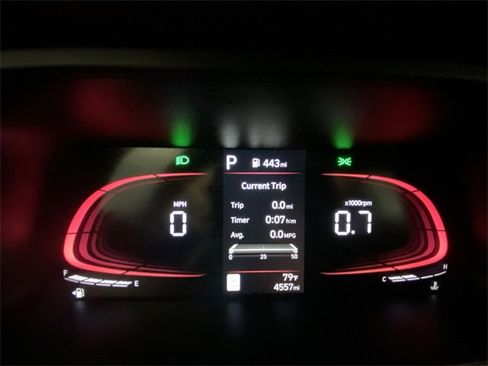 Used 2025 Hyundai Elantra Sport image 15