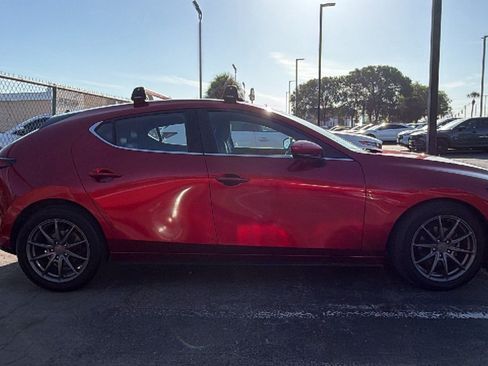 Used 2019 MAZDA MAZDA3 Hatchback w/ Preferred Package FWD image 21