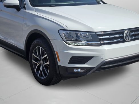 Used 2018 Volkswagen Tiguan SE FWD image 32