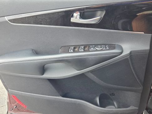 Used 2018 Kia Sorento EX FWD image 28