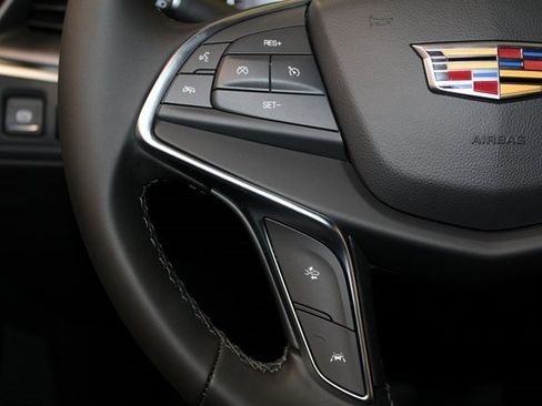 New 2025 Cadillac XT5 Luxury image 19