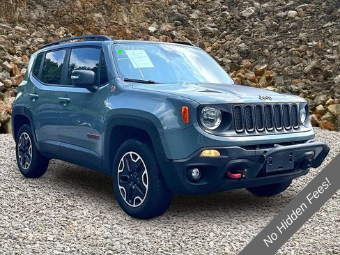 Used 2017 Jeep Renegade Trailhawk w/ Premium Trailhawk Package AWD/4WD image 10