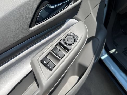 Used 2022 Chevrolet Bolt EUV Premier w/ Launch Edition FWD image 11
