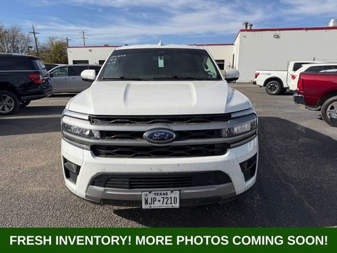 Used 2024 Ford Expedition Max XLT image 2