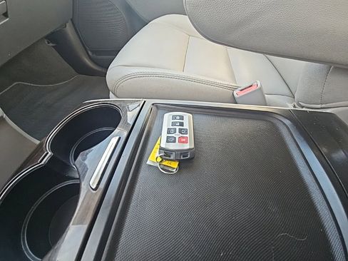 Used 2020 Toyota Sienna XLE image 34