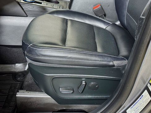 Used 2022 Ford Escape SEL w/ Technology Package AWD/4WD image 16