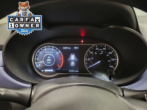 Used 2024 Nissan Versa SV FWD image 15