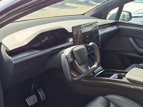 Used 2022 Tesla Model X Plaid AWD/4WD image 10