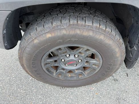 Used 2021 Toyota 4Runner TRD Off-Road Premium w/ Moonroof Package AWD/4WD image 11