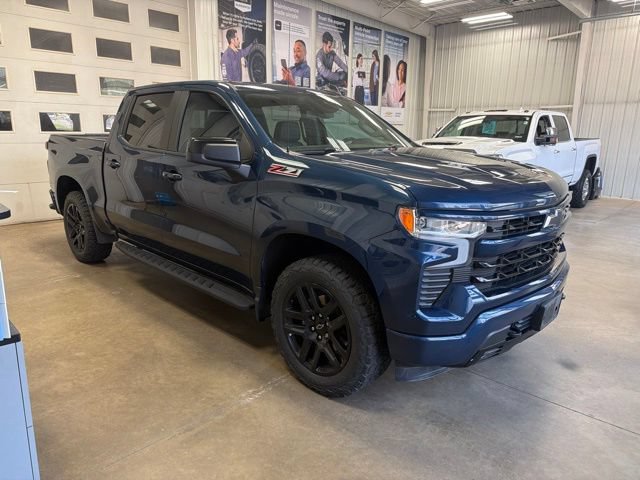 Used 2022 Chevrolet Silverado 1500 RST w/ Convenience Package II AWD/4WD image 4
