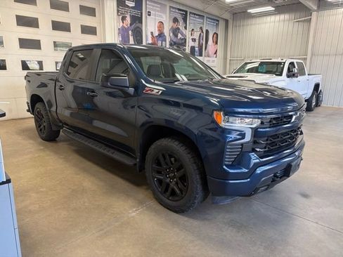 Used 2022 Chevrolet Silverado 1500 RST w/ Convenience Package II AWD/4WD image 4