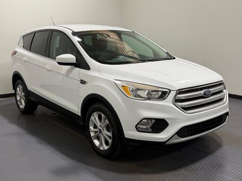 Used 2019 Ford Escape SE FWD image 4