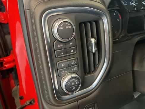 Used 2022 GMC Sierra 2500 SLT w/ SLT Preferred Package image 14