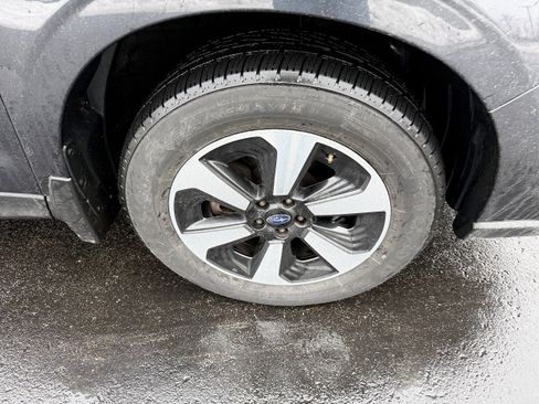 Used 2017 Subaru Forester 2.5i Premium w/ All-Weather Package image 11