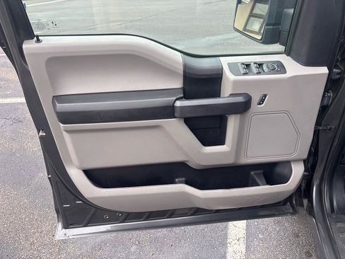 Used 2019 Ford F150 XL w/ Heavy-Duty Payload Package AWD/4WD image 9