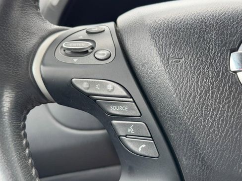 Used 2017 Nissan Pathfinder SL FWD image 21