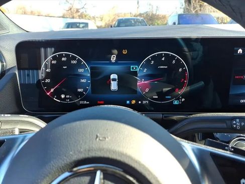 Used 2025 Mercedes-Benz GLA 250 image 32