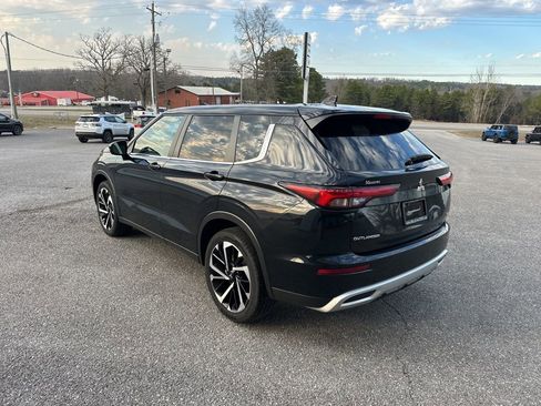 Used 2024 Mitsubishi Outlander SE image 5