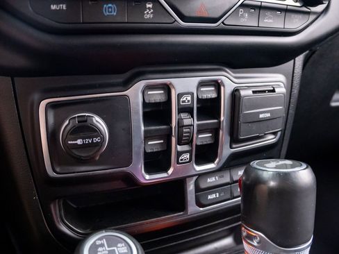 Used 2021 Jeep Wrangler Unlimited Sahara image 28