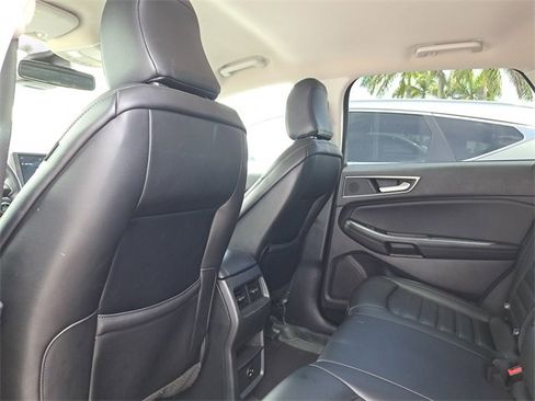 Used 2021 Ford Edge SEL image 12